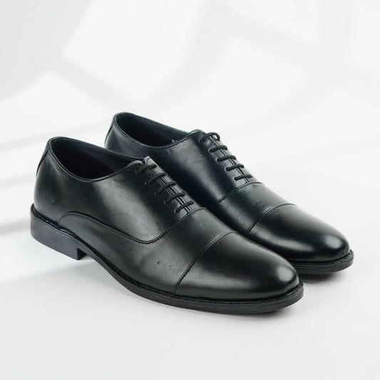 Commander | Leather Cap-Toe Derby Lace-Ups | 35051 Black