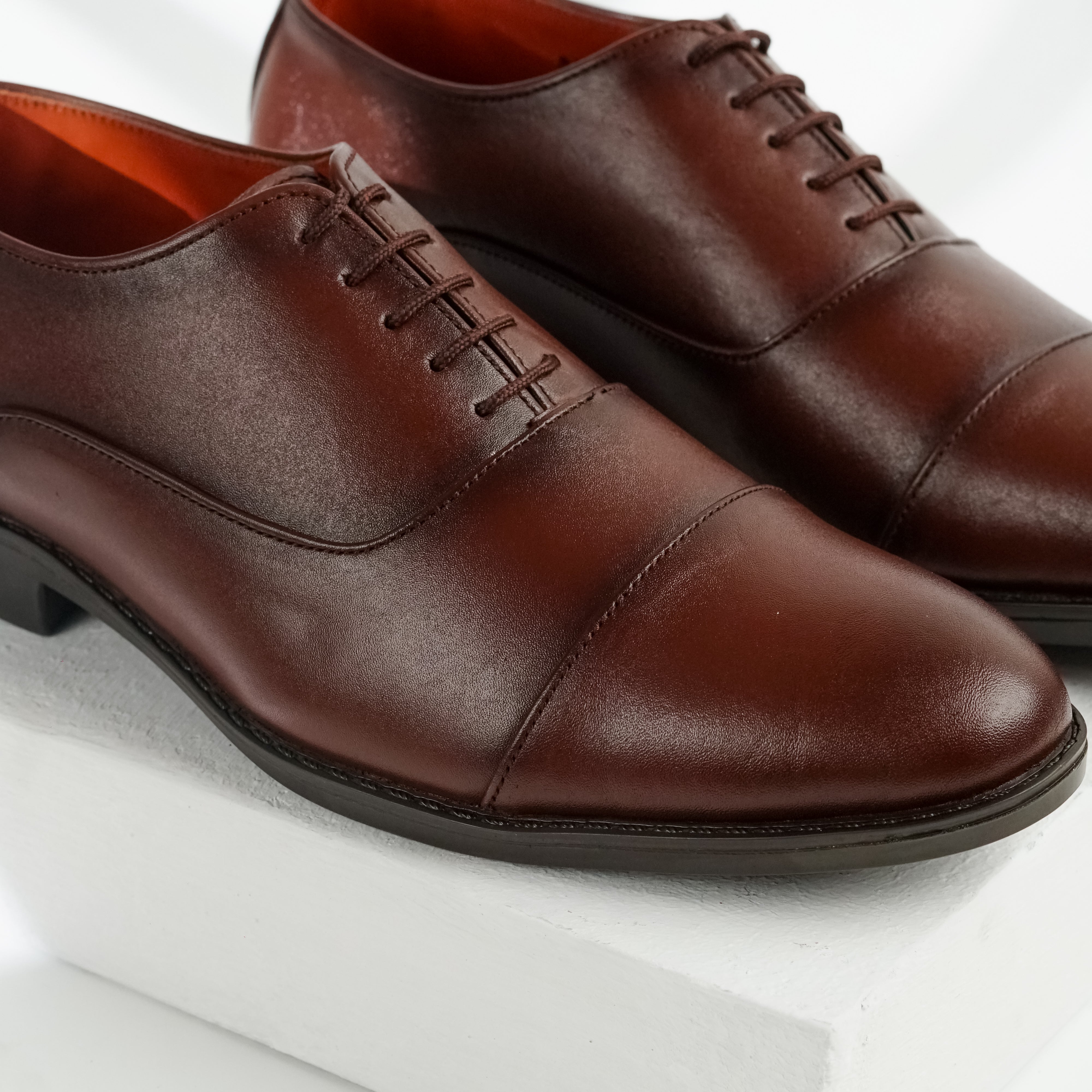 Commander | Leather Cap-Toe Derby Lace-Ups | 35051 Brown