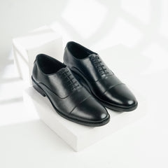 Commander | Leather Cap-Toe Derby Lace-Ups | 35051 Black