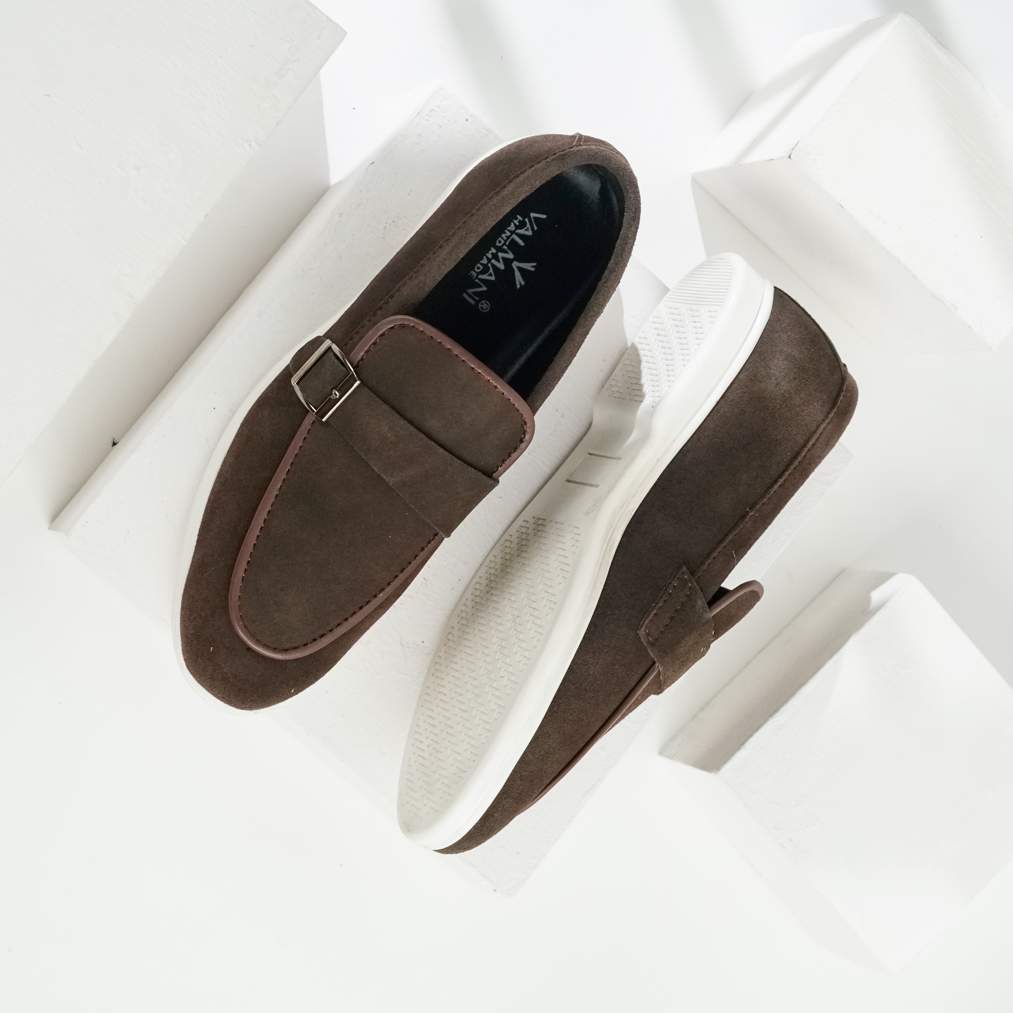 Valmani | 33306 Brown