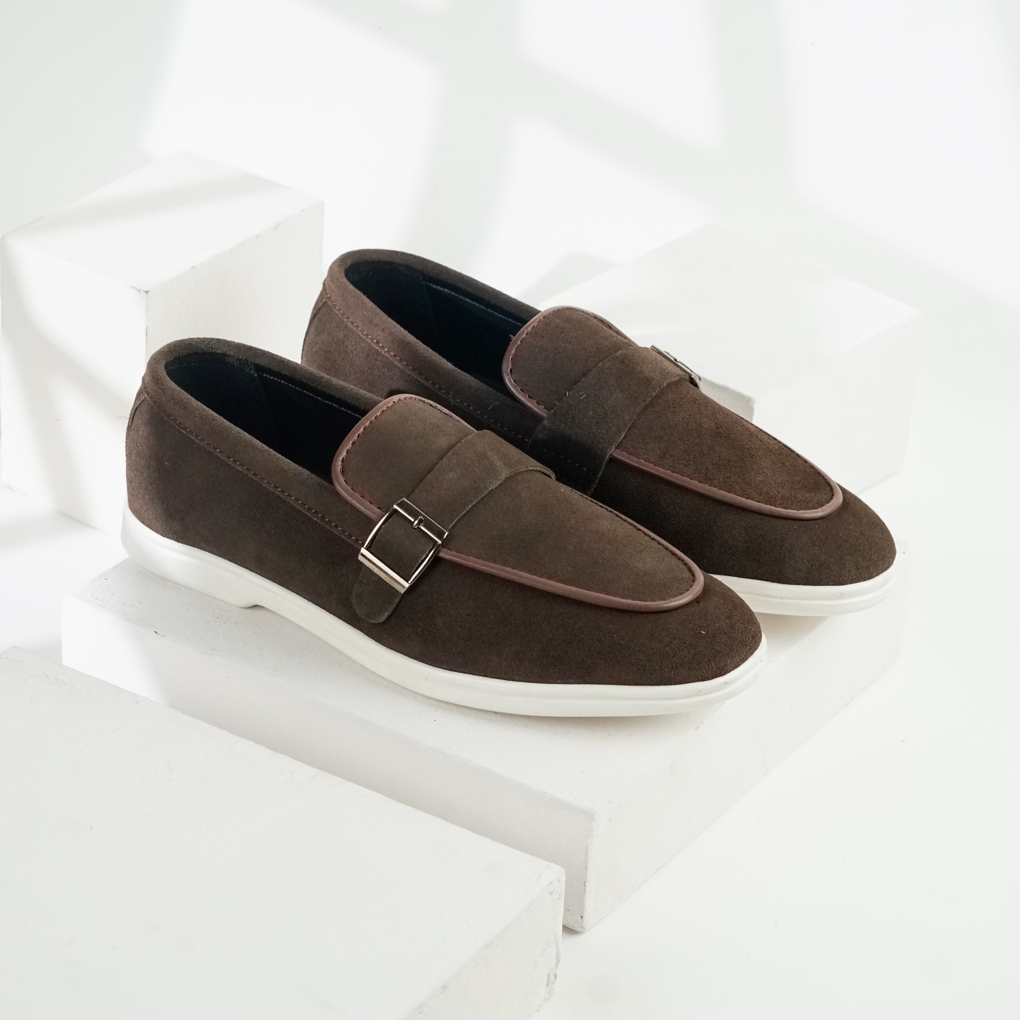 Valmani | 33306 Brown
