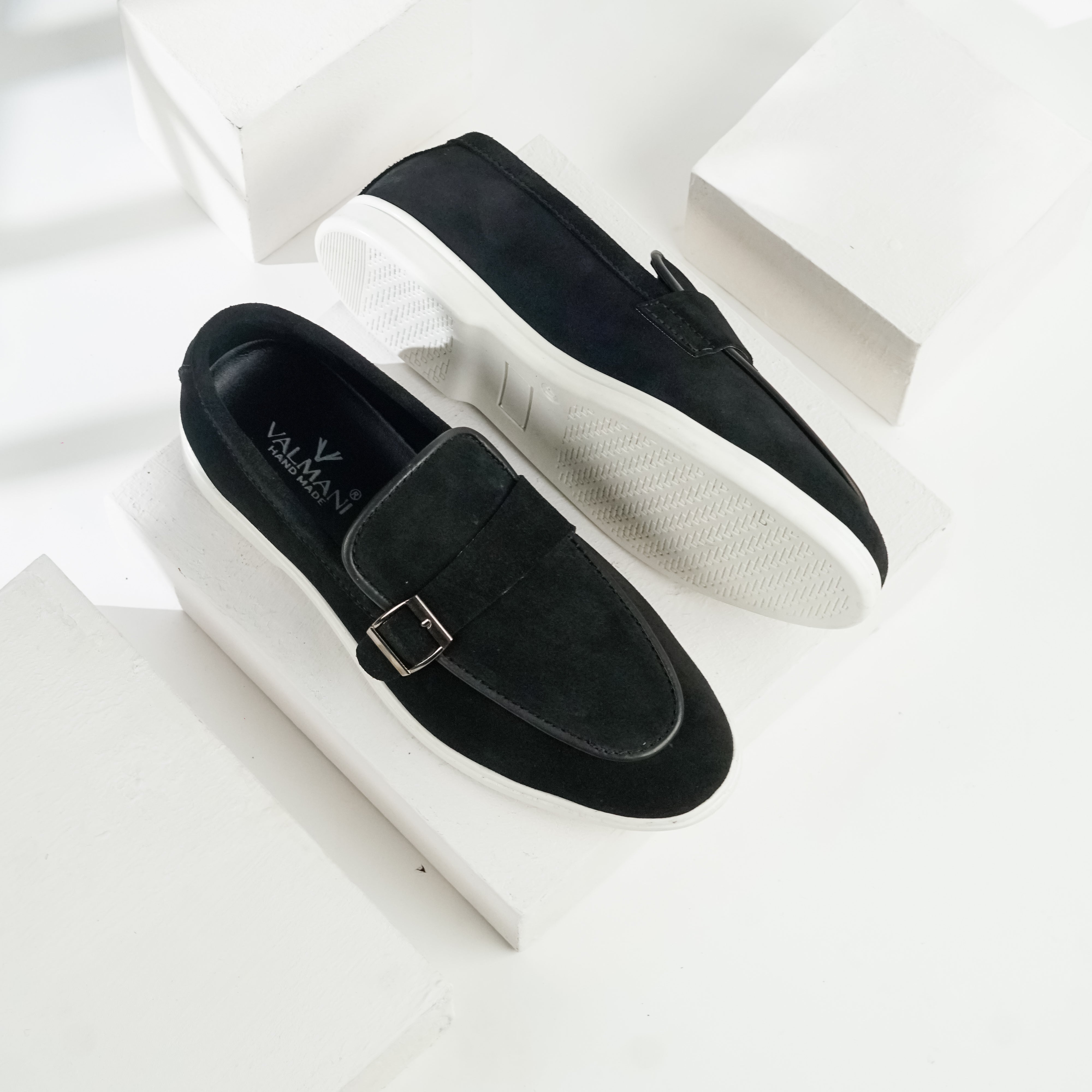 Valmani | 33306 Black