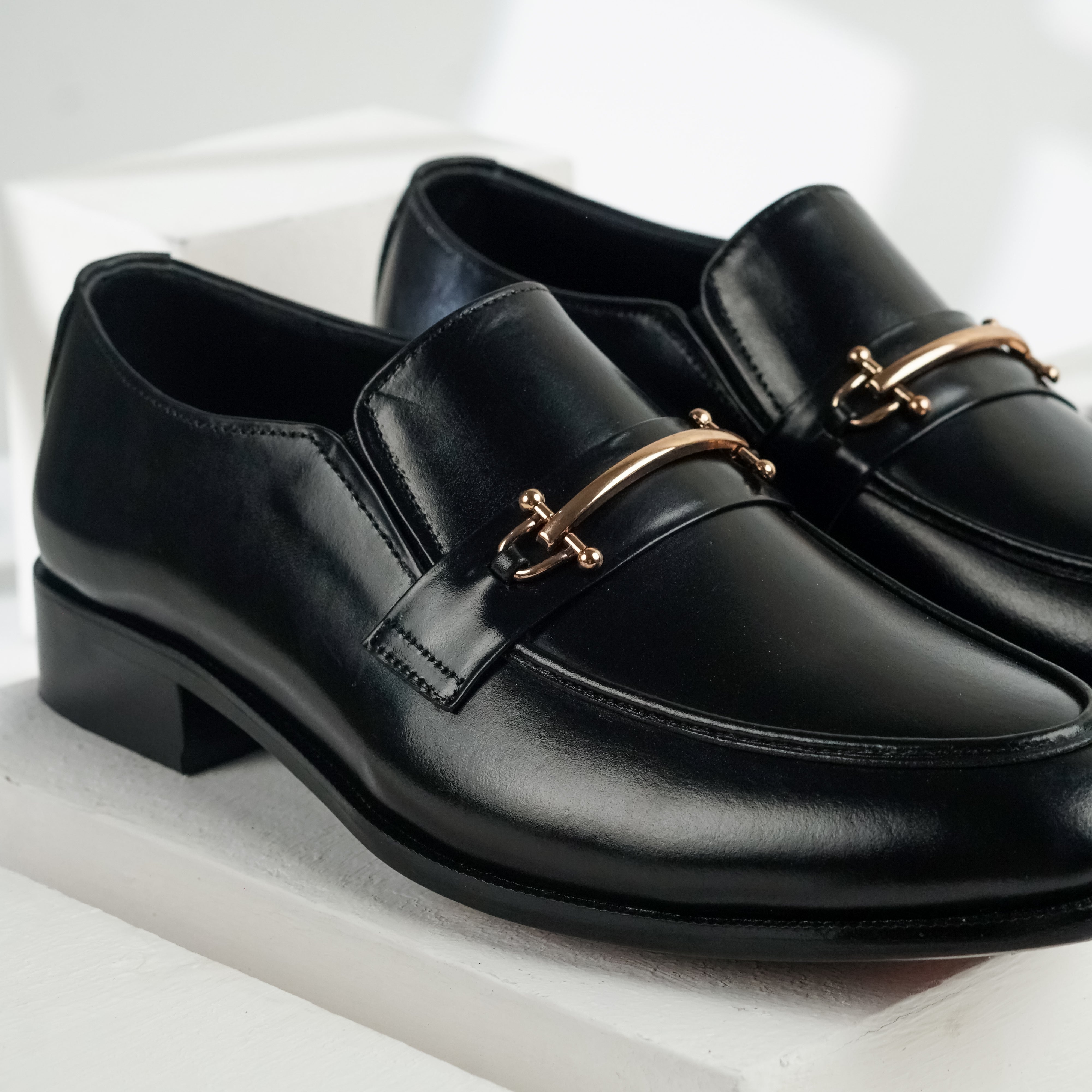 Valmani | Z-1255 Black | 100% Handcrafted