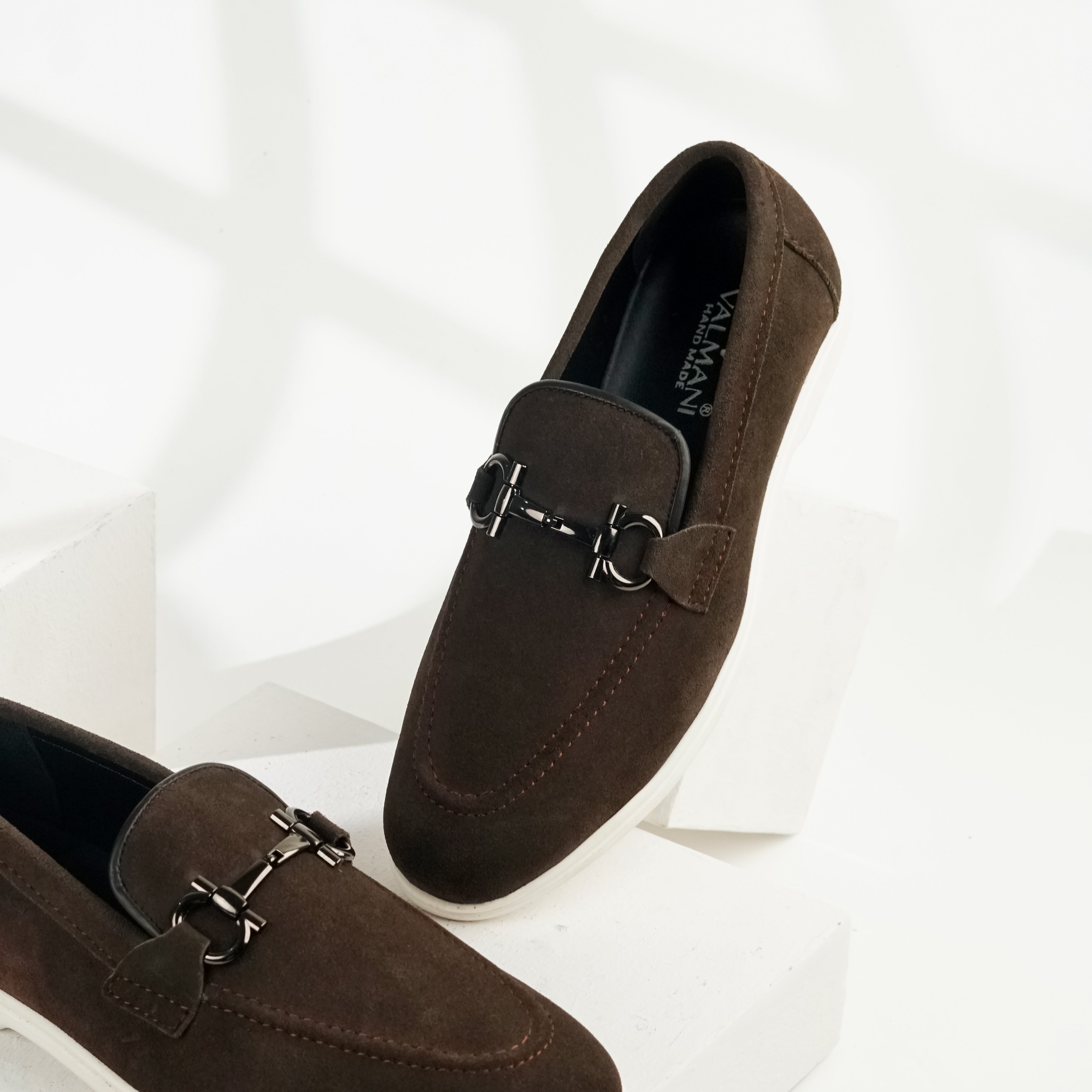 Valmani | 33317 Brown