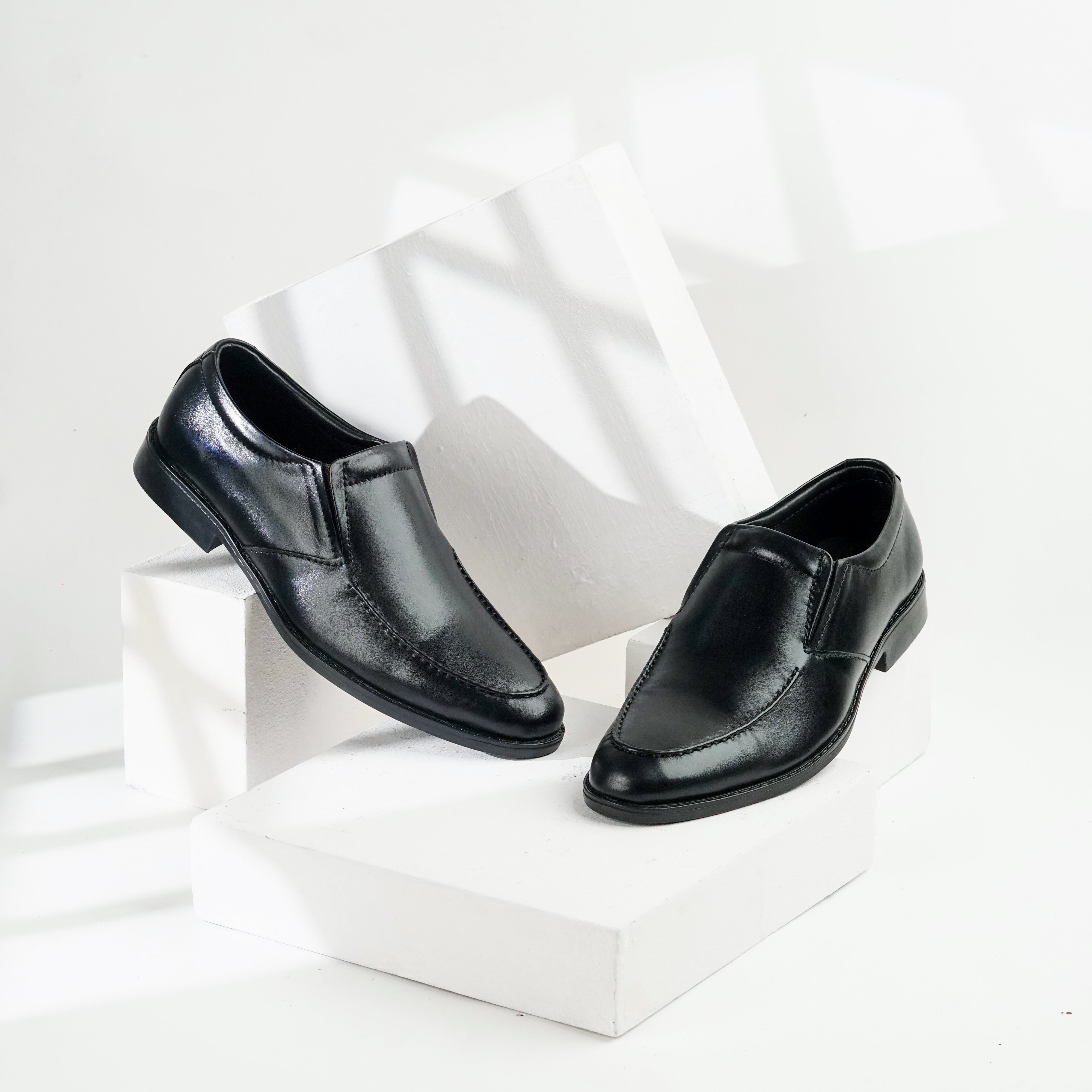 Valmani | 20006 Black | 100% Leather