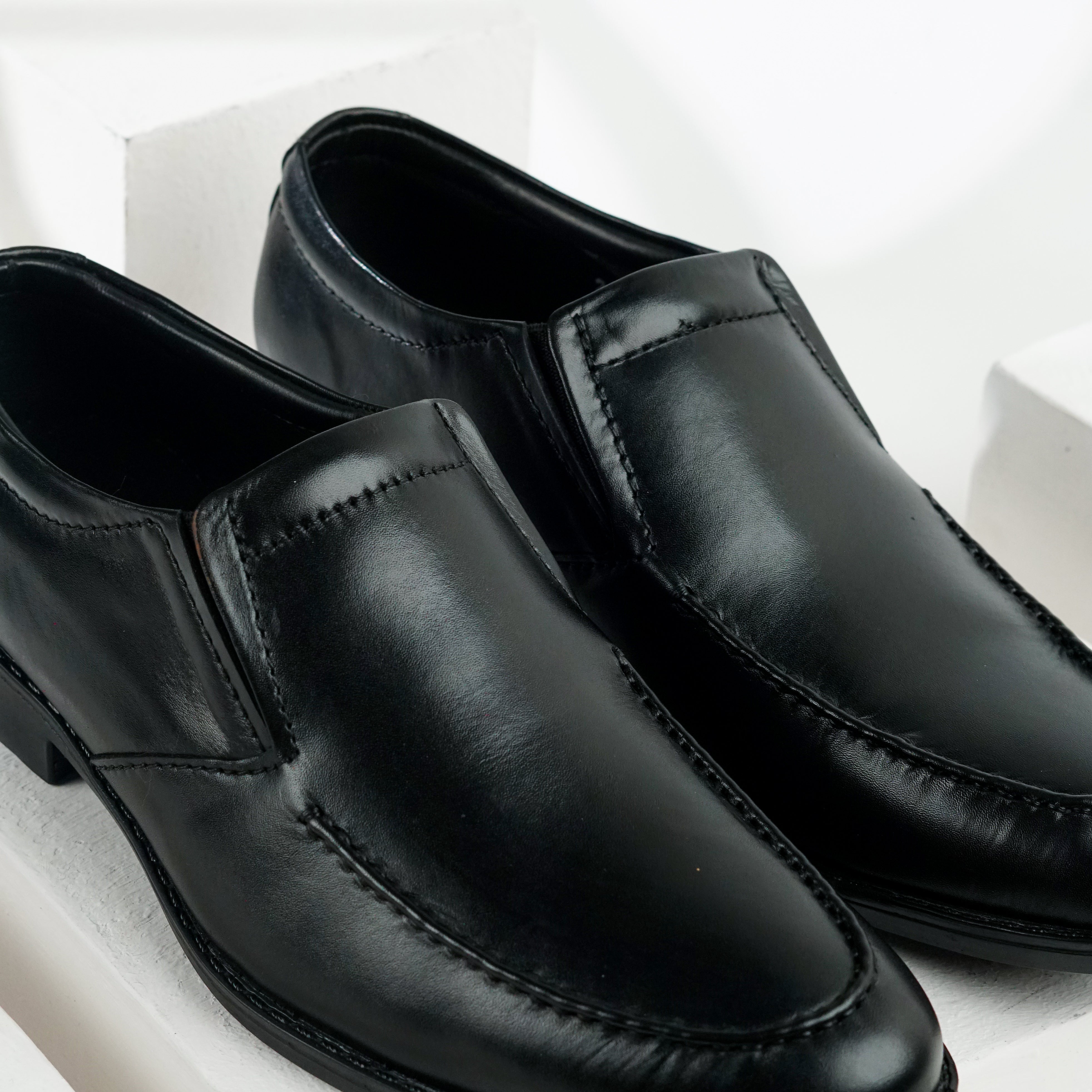 Valmani | 20006 Black | 100% Leather