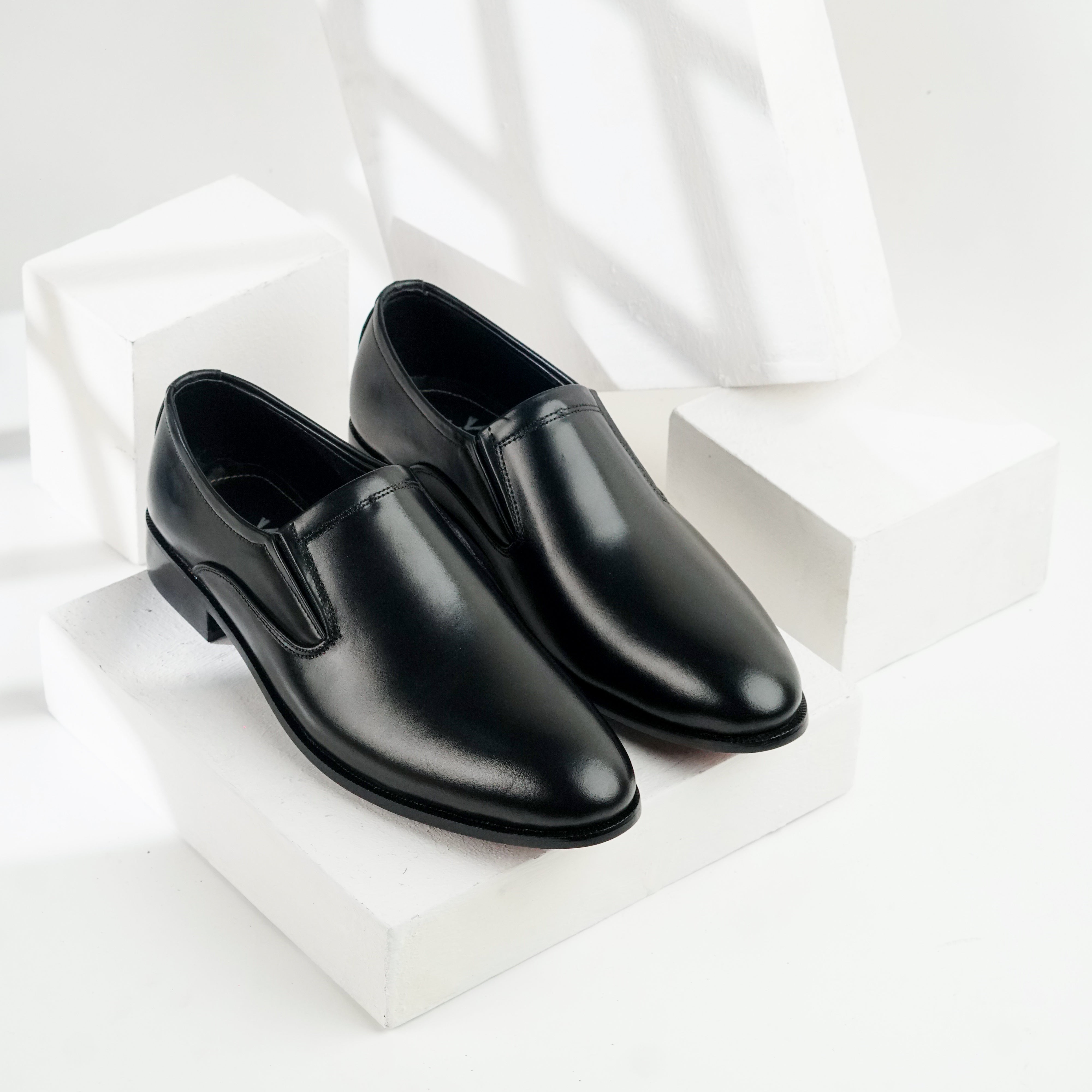 Valmani | Z- 0010 Black | 100% Handcrafted