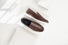 Riviera | Deck-Style Pebble Grain Leather Loafers | 33304 Wood Brown