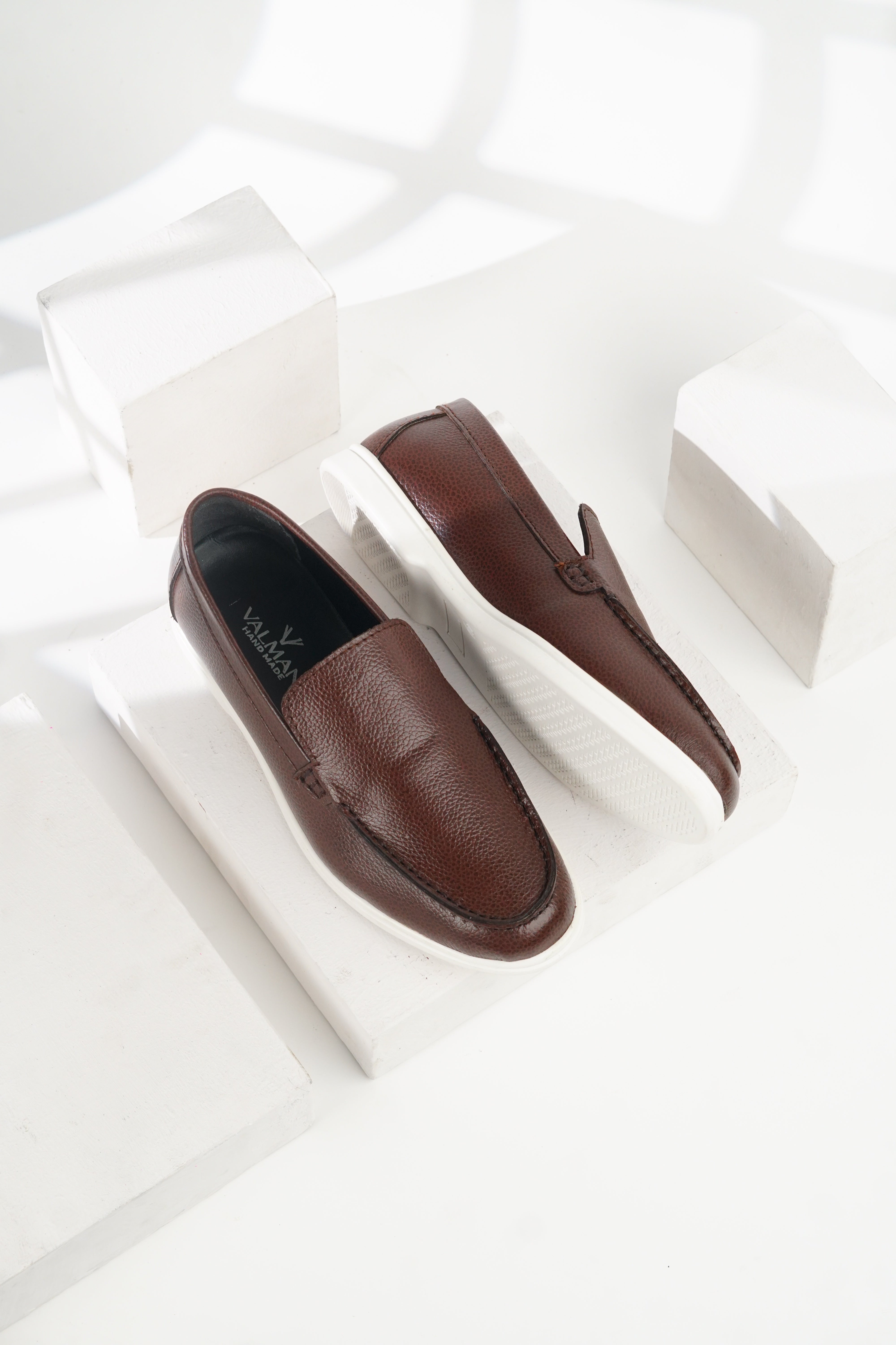 Valmani | 33304  Brown